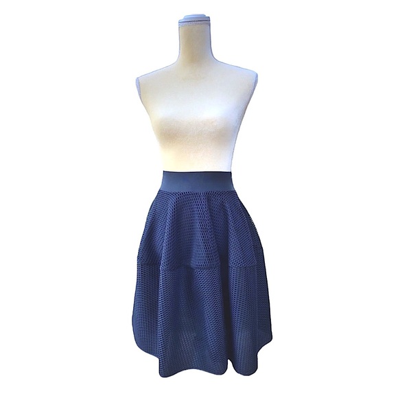 Structured Black Skirt NWOT Size M Elastic Waist Designer Dressy Formal - Picture 1 of 8